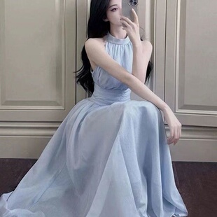法式蓝色挂脖甜美连衣裙女夏季2026新款小个子海边度假仙女长裙