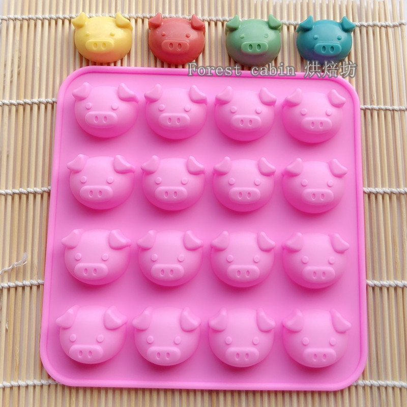 卡通猪烘焙模具小熊猫咪巧克力糖果冻DIY家用蛋糕冰格食品级硅胶