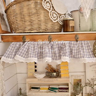 太可爱了 淡蓝格子棉麻蕾丝荷叶边自粘帘头遮挡帘 LACESHABBY新款