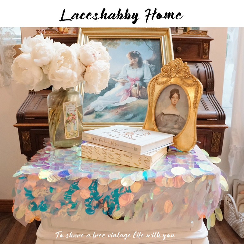 LACESHABBY 새로운 복고풍 유럽 스타일의 가벼운 럭셔리 무지개 인어 3 차원 스팽글 반짝이는 방진 침대 옆 테이블 커버