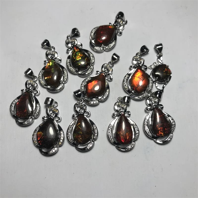 加拿大天然斑彩石吊坠女款斑彩石项链轻奢宝石时尚潮人首饰品捡漏