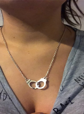 ins土酷女孩英文自由 freedom 手铐项链复古网红锁骨链新款夏季