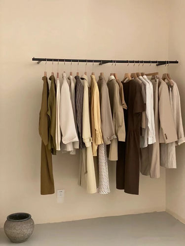 服装店极简墙上壁挂简约
