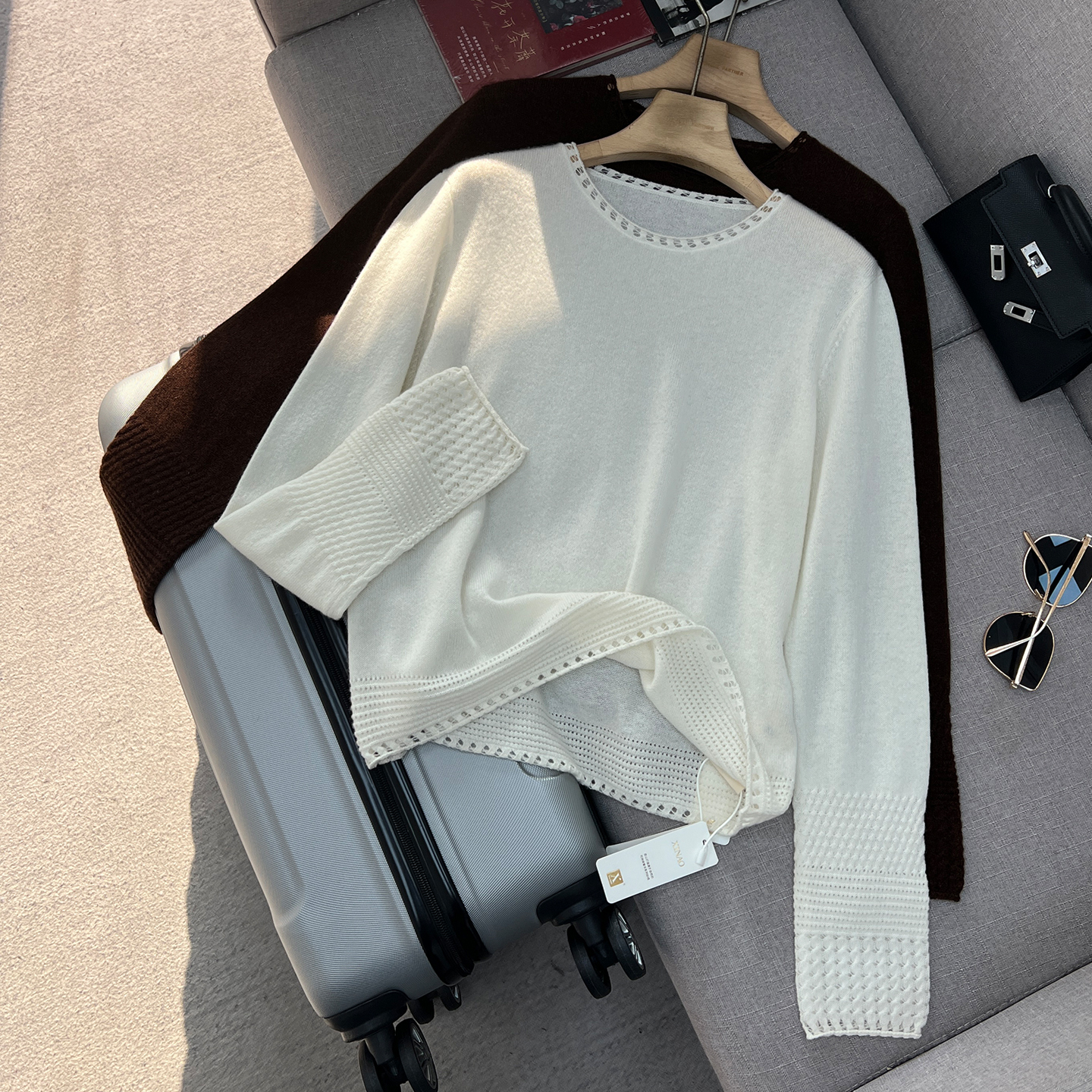 极简风100山羊绒镂空挑洞针织衫