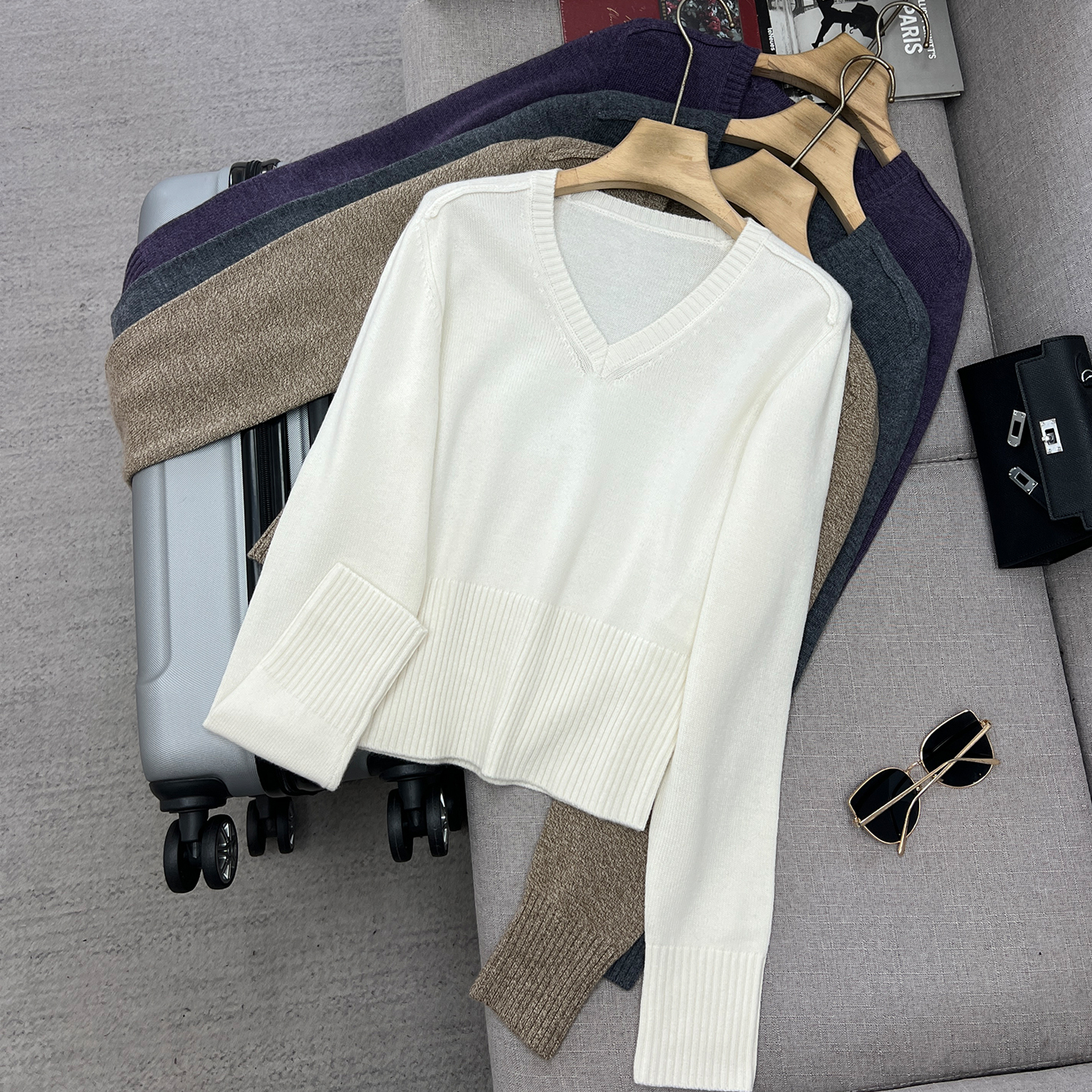 100%绵羊毛高克重V领针织衫毛衣