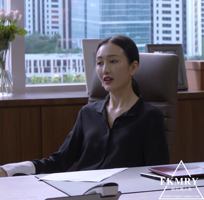 精英律师王鸥蓝红明星同款韩版宽松设计感小众拼接袖口黑色衬衫女