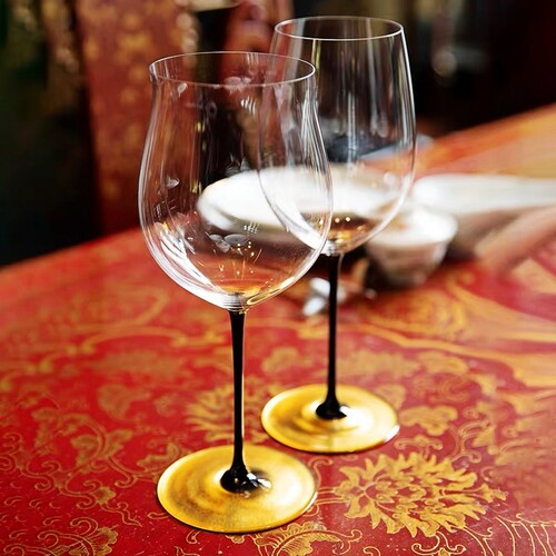 红领结勃艮第酒杯大肚北欧轻奢