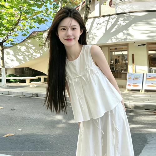 白色蝴蝶结无袖背心连衣裙女2026夏季新爆款小个子巨好看套装长裙
