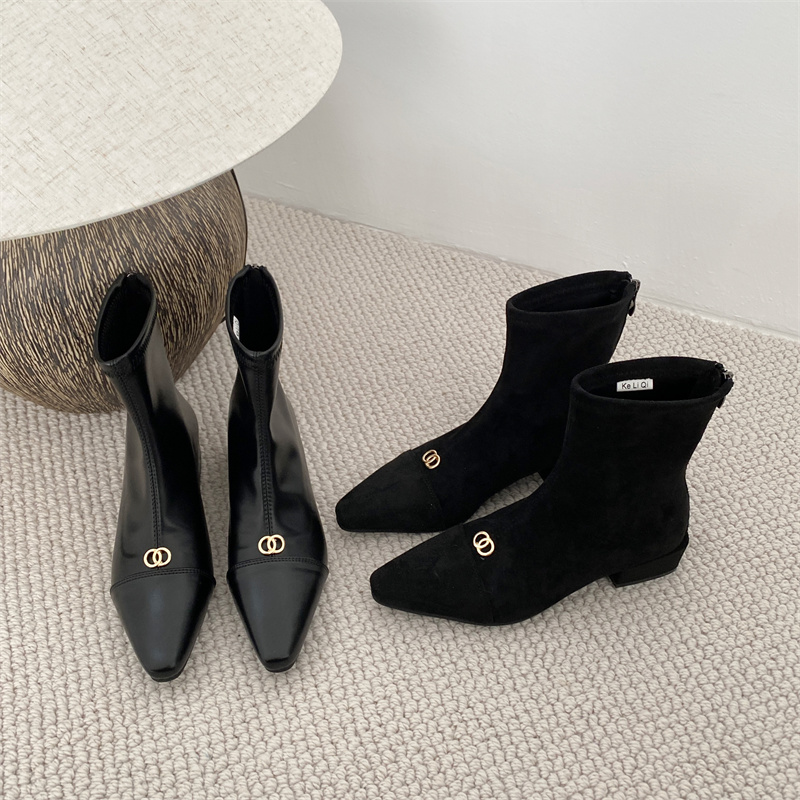 马丁靴女秋冬季粗跟尖头短靴女鞋