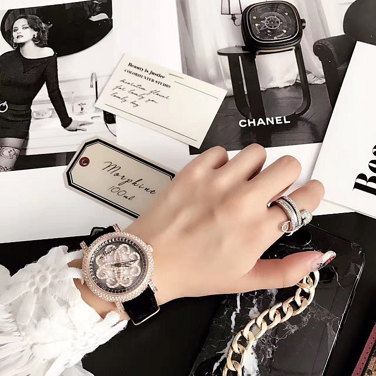 玛莎莉 新款  潮流时尚 会转动镶钻 女士手表 毛皮表带