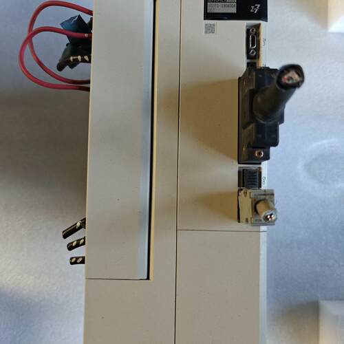 SGD7S-330A00A 002 伺服驱动器 安川7系5KW 工控配件议价维修