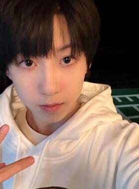 TF家族四代杨博文同款衣服秋冬款连帽卫衣男女宽松学生百搭上衣装