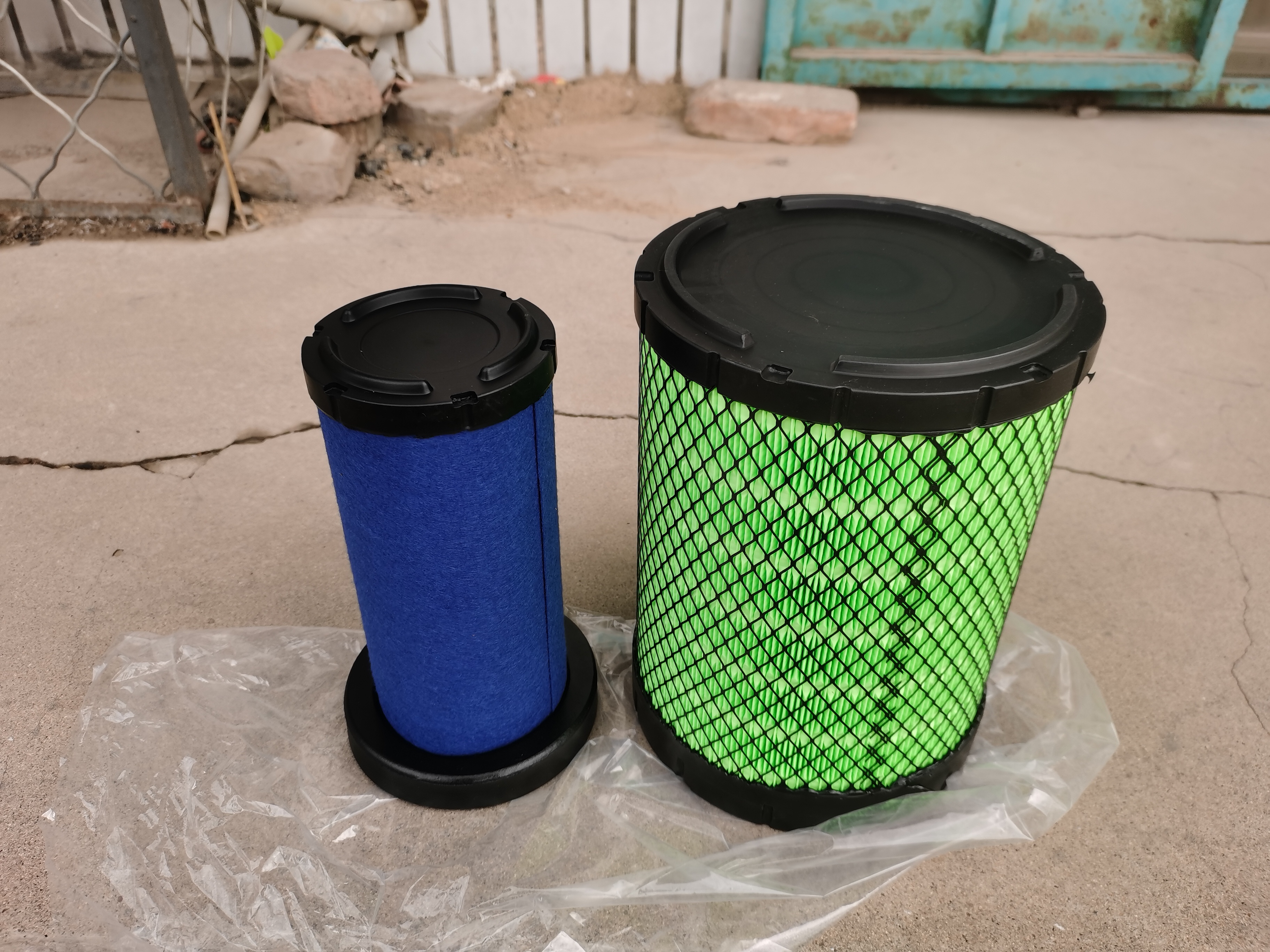 K2027滤芯适配豪沃轻卡空气滤芯1109-06873宇通校车拖拉机空滤芯