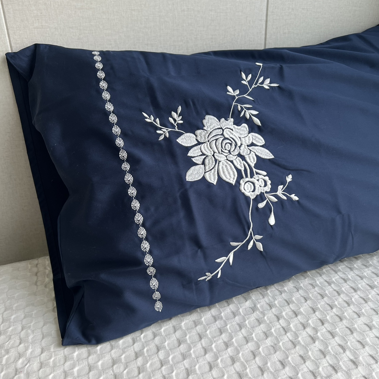 精致刺绣！外贸绣花枕套