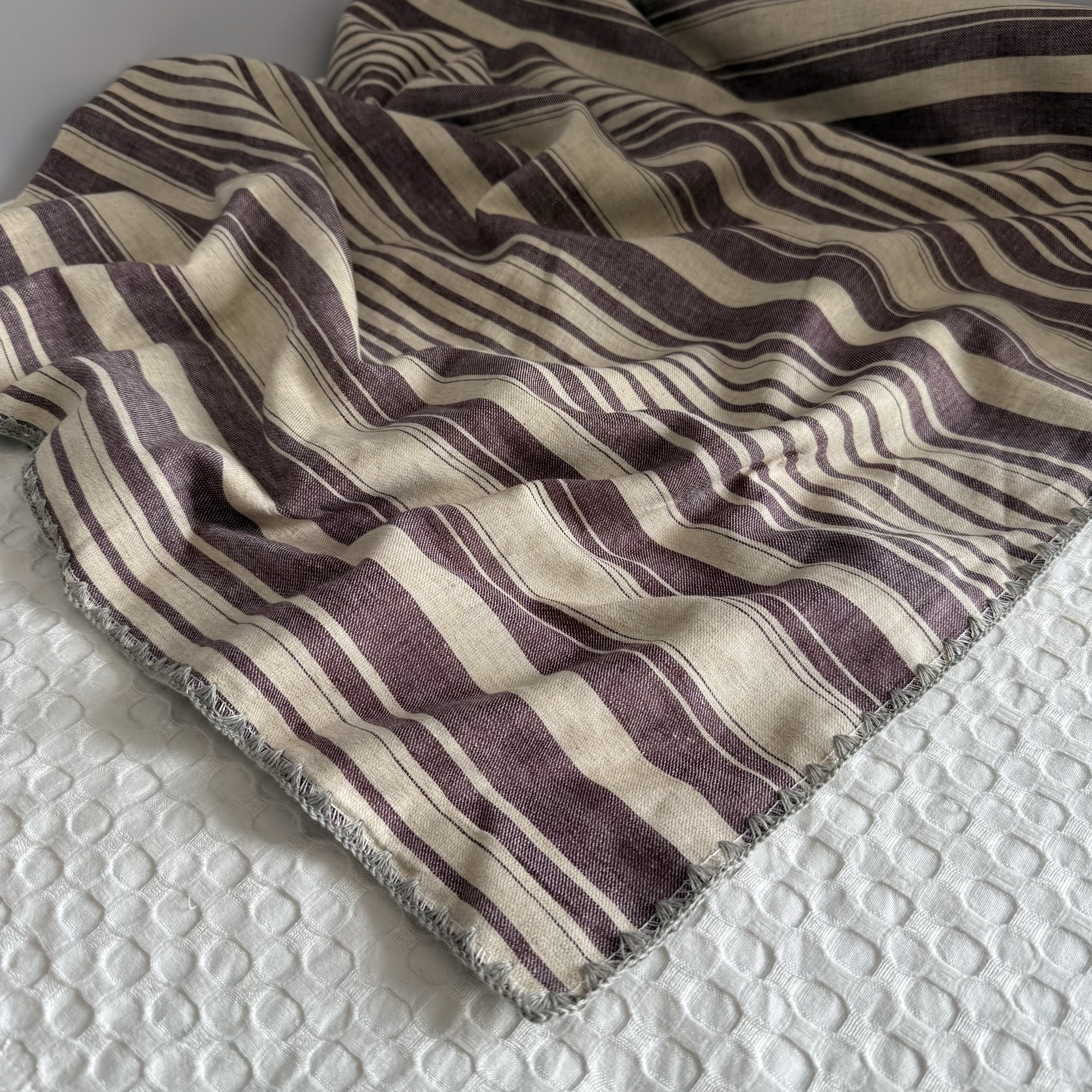 颜值高手感好！高级感外贸汉麻盖毯色织条纹休闲披肩毯午休薄毯子