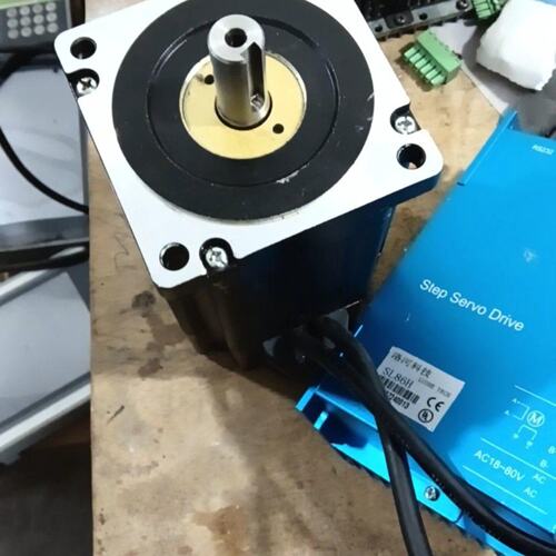 86闭环4.5N-m配套洛河科技DL86H数显驱动器。6A，议价