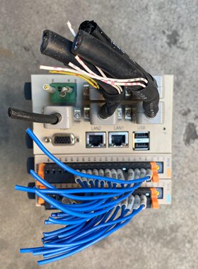 新代四轴控制系统F31FCAF31FC16IN议价