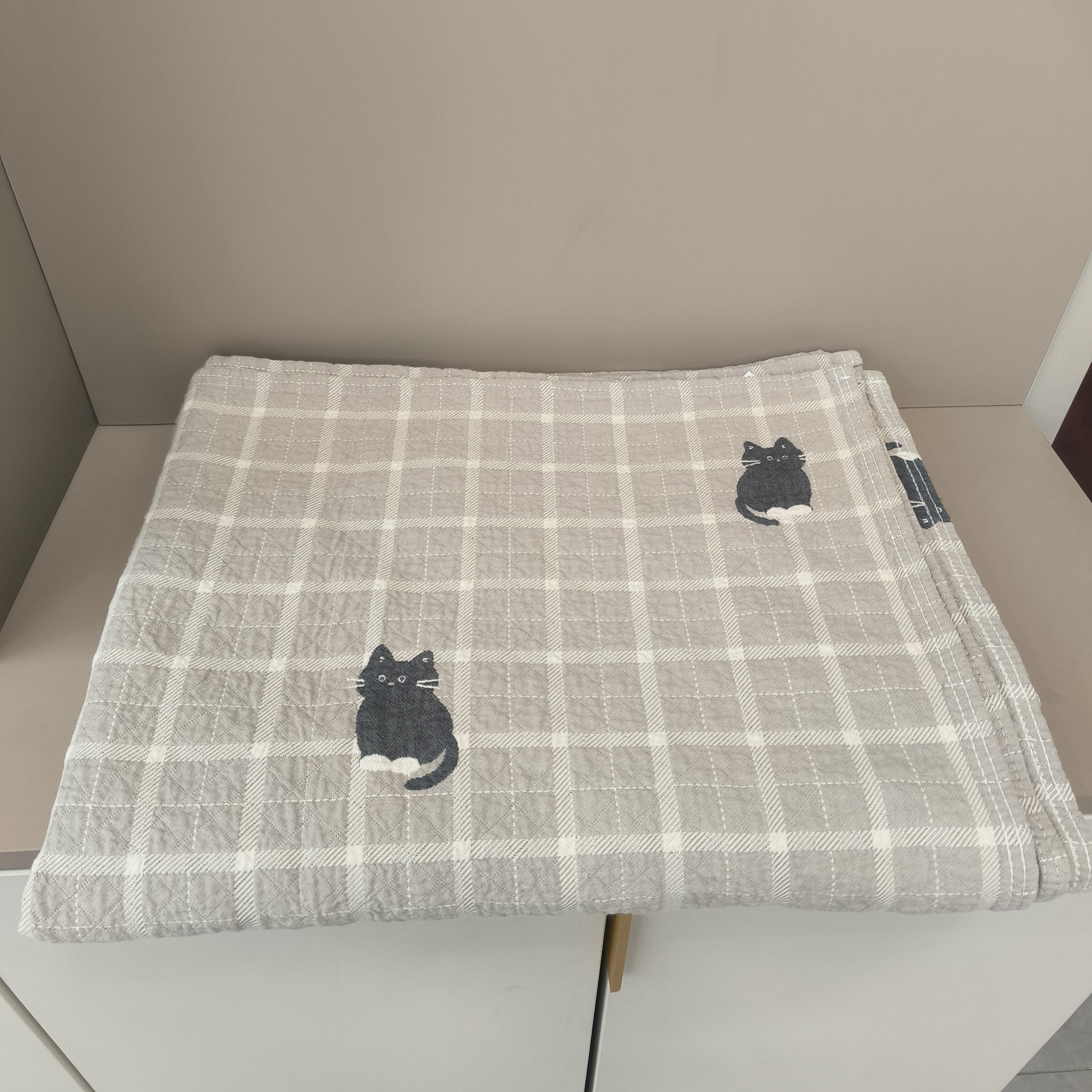 实体店新款纯棉四层纱布毯水洗提花安心棉卡通Kitty猫毛巾被枕巾