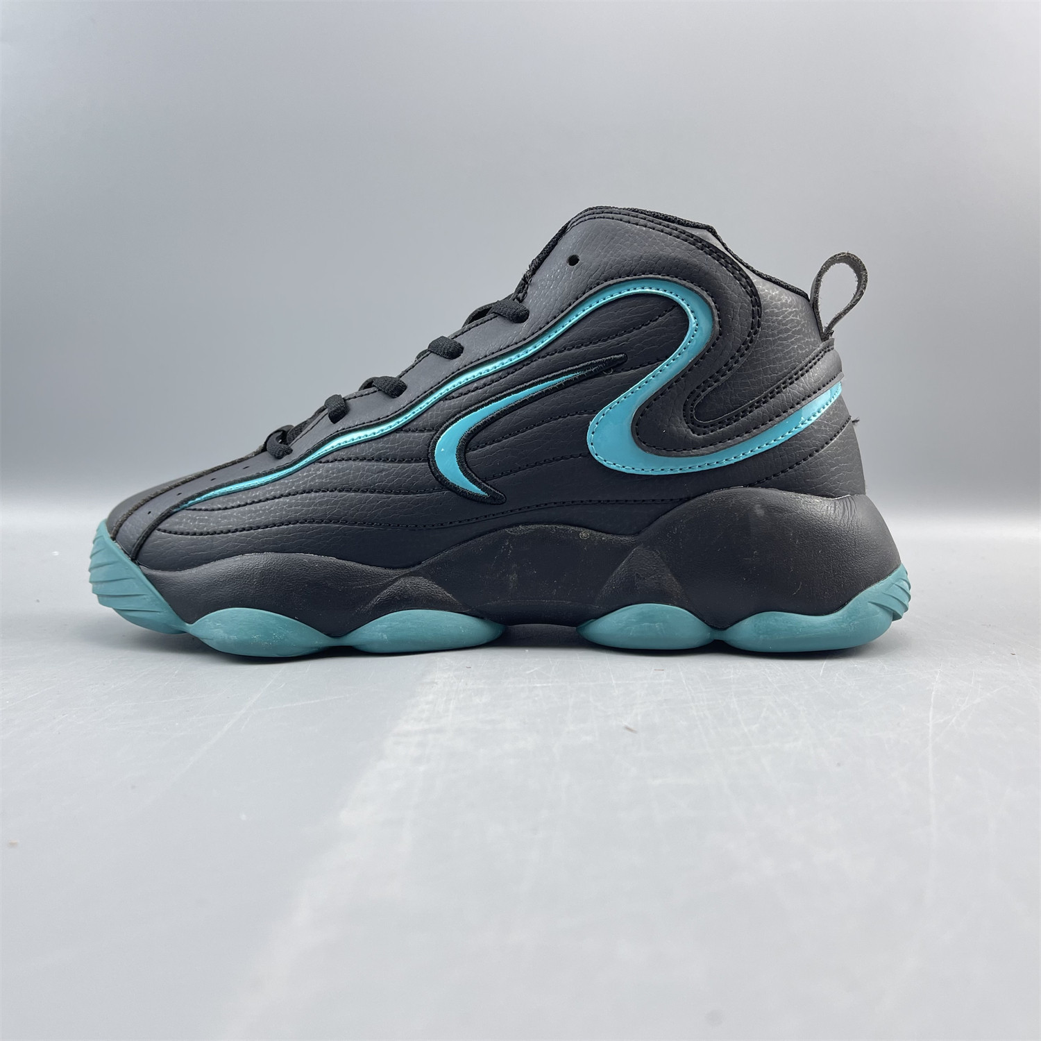 38-47码高帮休闲运动鞋篮球鞋皮面防水橡胶耐磨底百搭潮流学生鞋