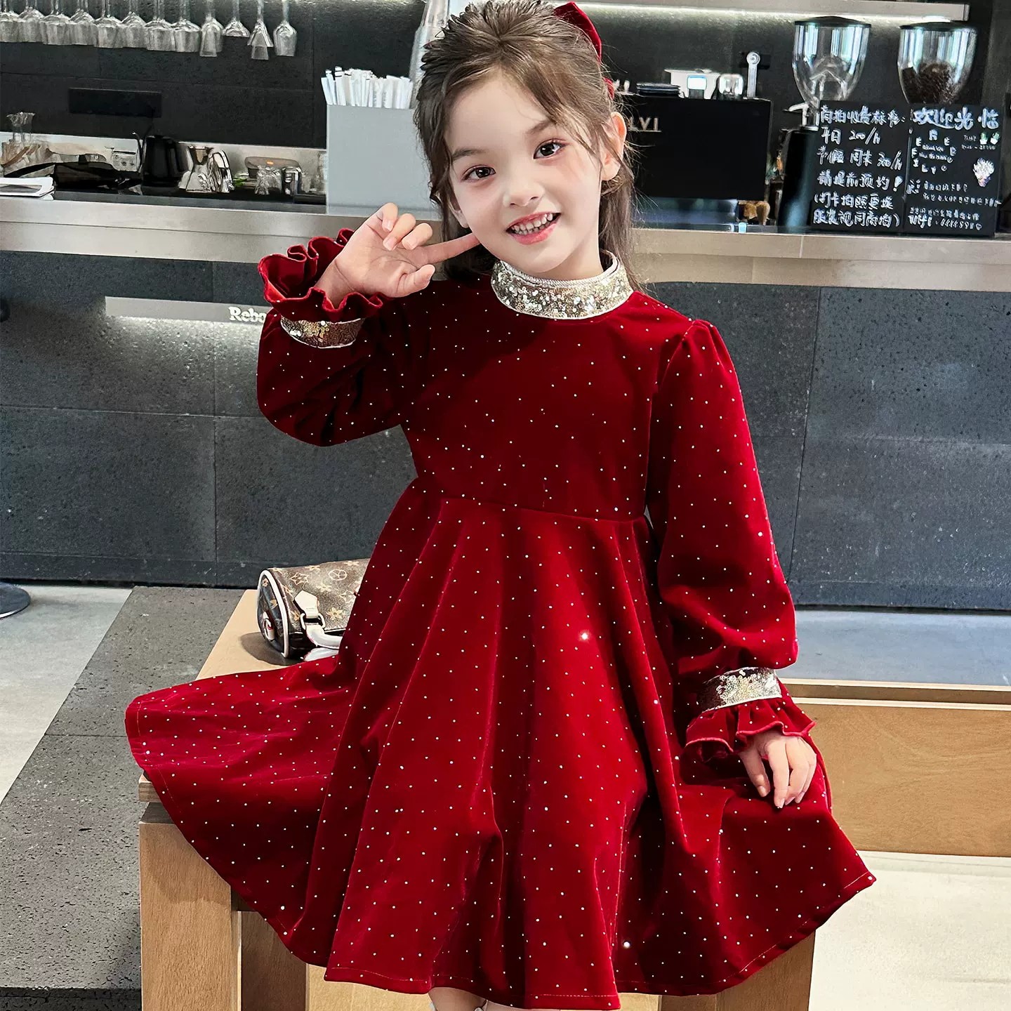 女童连衣裙秋冬2025新款洋气儿童丝绒公主裙冬季女孩名媛风礼服裙