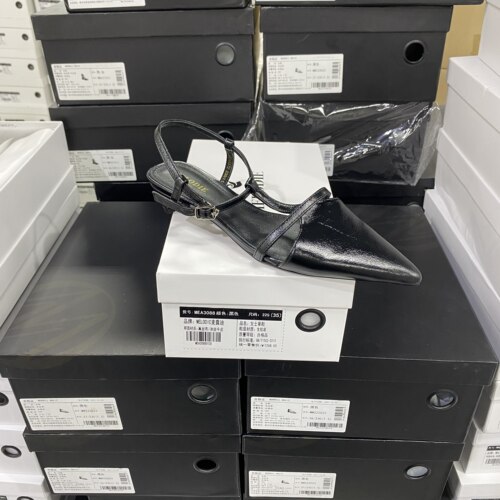 实体专柜意大利设计师轻奢品牌G牛油皮尖头后空低跟单鞋6372黑色