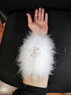 抓夹白色羽毛发夹后脑勺盘发抓夹子头饰鲨鱼夹超仙高级感发饰