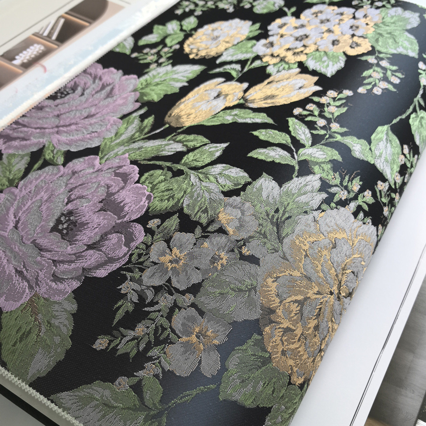 复古法式黑色大花朵背景墙高端提花墙布黑底红花紫色花大牡丹壁布