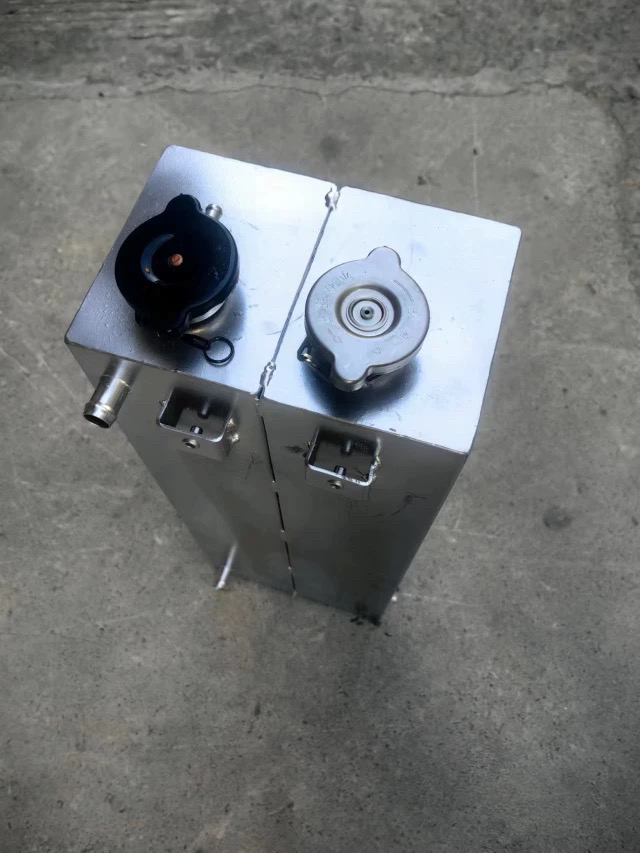 徐工吊车配件大全柳工XCT25上车空调暖风水箱油箱不锈钢金属水箱