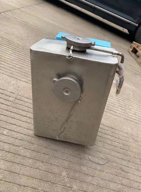 徐工吊车配件 原厂不锈钢膨胀水箱 XCT2525k5c灯车型 水箱 通用