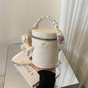 小众流行小包包女2022夏季新款潮百搭斜挎包时尚手提圆筒包水桶包