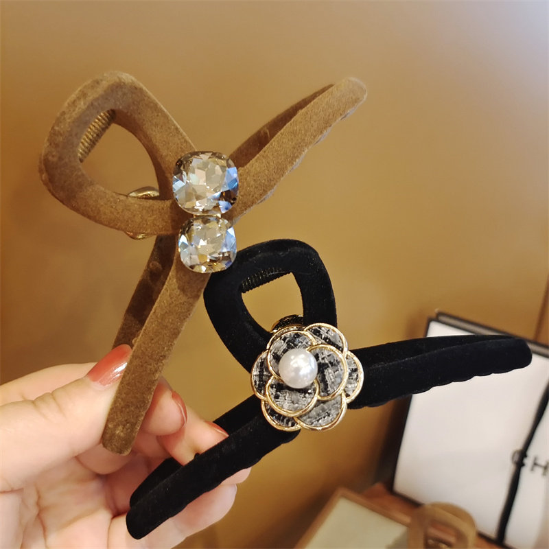 冬季新款大号植绒抓夹13CM小香风山茶花朵发抓后脑勺盘发夹子发夹,饰品/流行首饰/时尚饰品新,发饰,淘宝优惠券,粉丝福利购,淘宝优惠卷