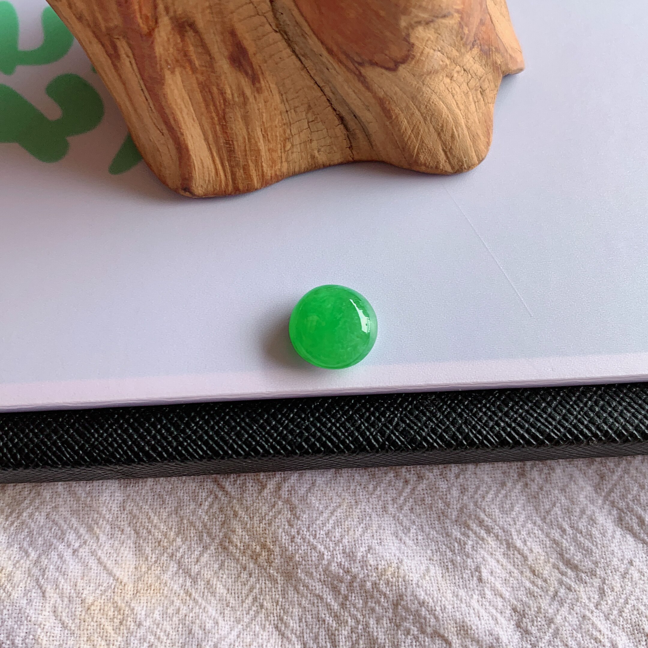 缅甸天然A货翡翠冰糯种阳绿蛋面裸石镶嵌件老坑玉蛋面戒面