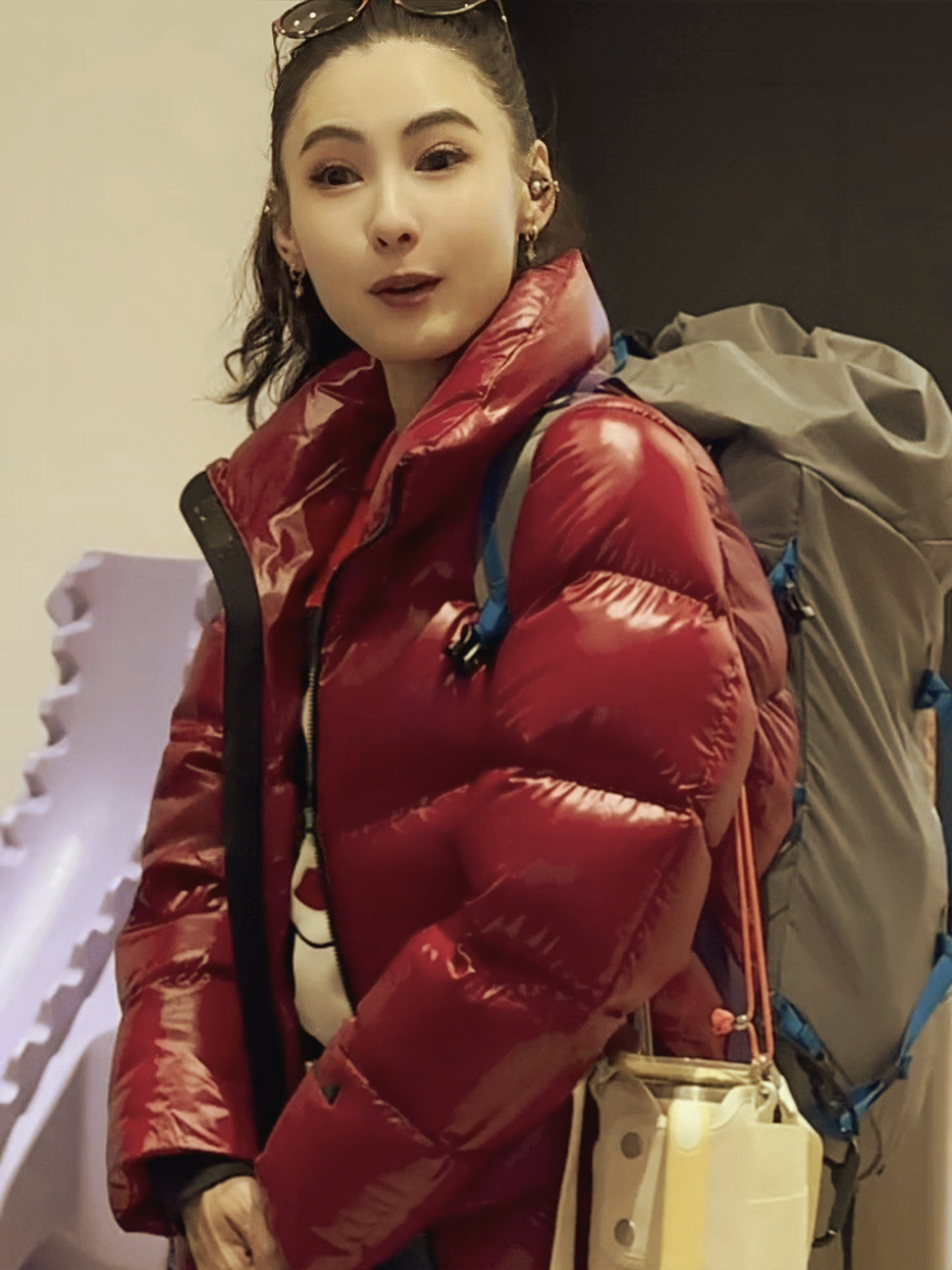 【张柏芝】明星同款一整套穿搭红色女款羽绒服2025新款毛衣上衣女