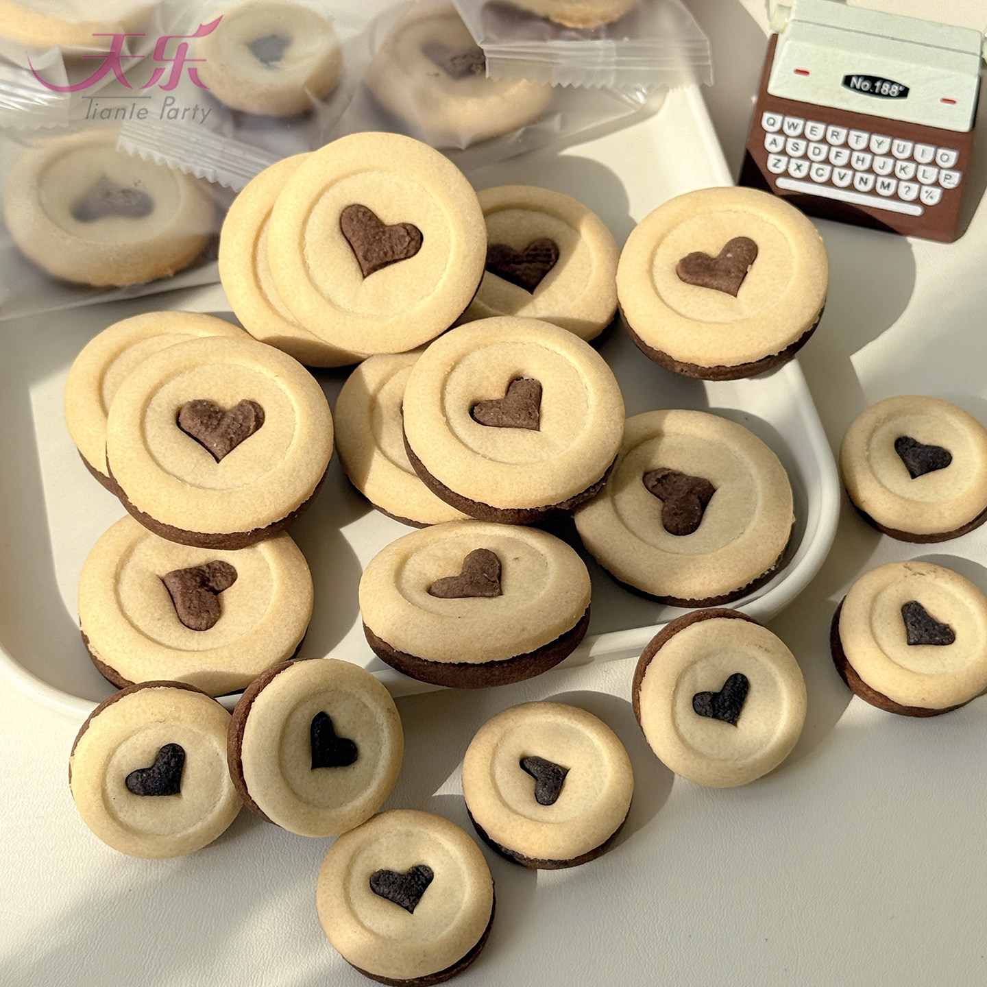 巧客芳夹心巧克力爱心饼干网红生日蛋糕装饰摆件甜品台装扮用品,节庆用品/礼品,蛋糕/烘焙装饰用品,淘宝优惠券,粉丝福利购,淘宝优惠卷