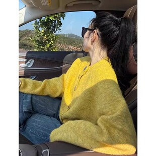 黄色圆领针织开衫秋冬韩版软糯洋气百搭时尚宽松气质短款毛衣外套