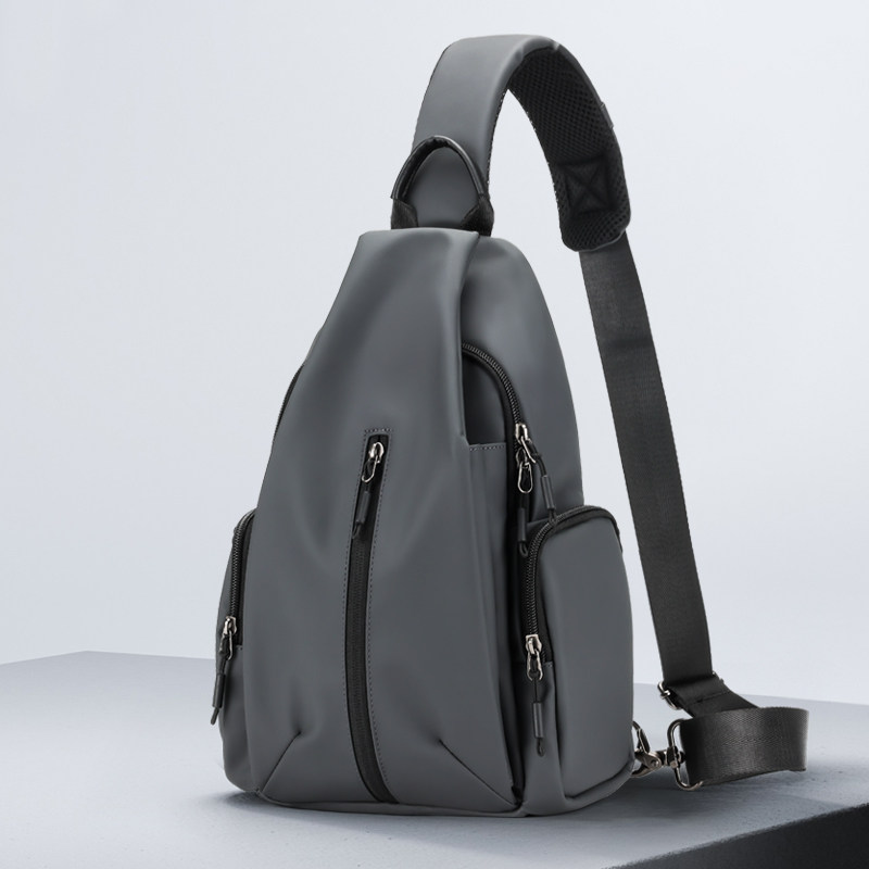 L&M男士斜挎包潮流时尚胸包休闲百搭男士多功能单肩包学院通勤包