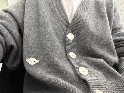 羊只道同款奶泡 新款短款V领箱型轻奢外套常规针织开衫