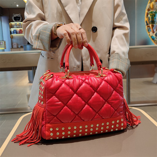 真皮女包2025新款个性时尚百搭菱格铆钉手提包欧美大牌单肩斜挎包