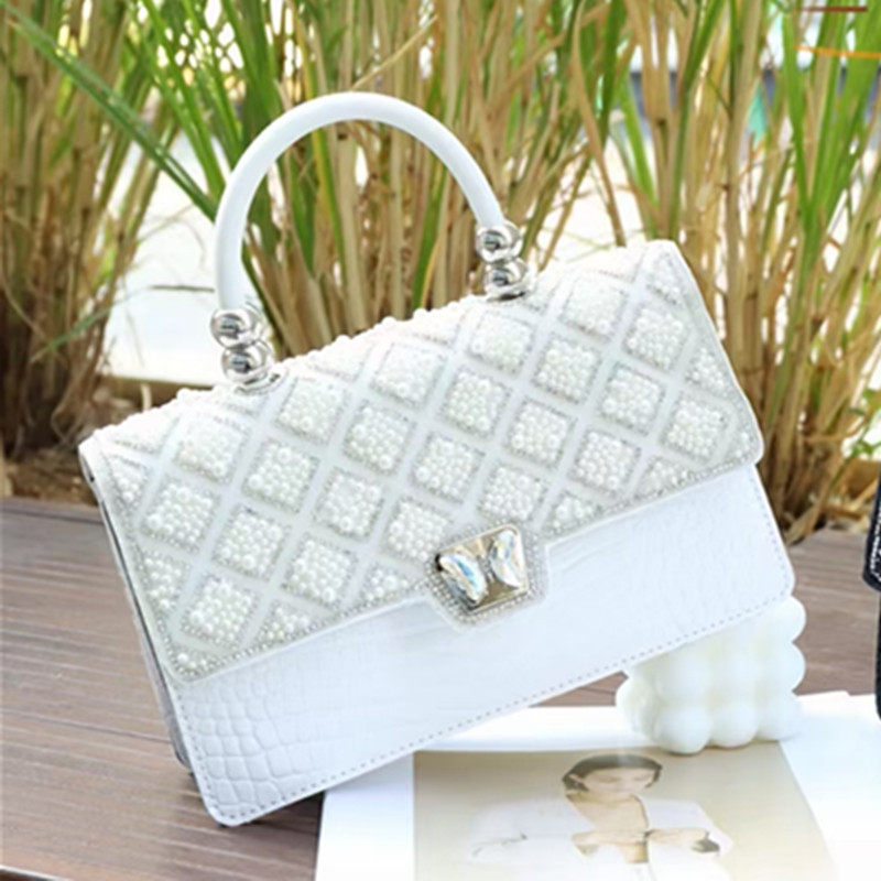 洋气真皮手提小方包牛皮菱格简约镶钻气质中年妈妈包婚包单肩斜挎,箱包皮具/热销女包/男包,小方包,淘宝优惠券,粉丝福利购,淘宝优惠卷