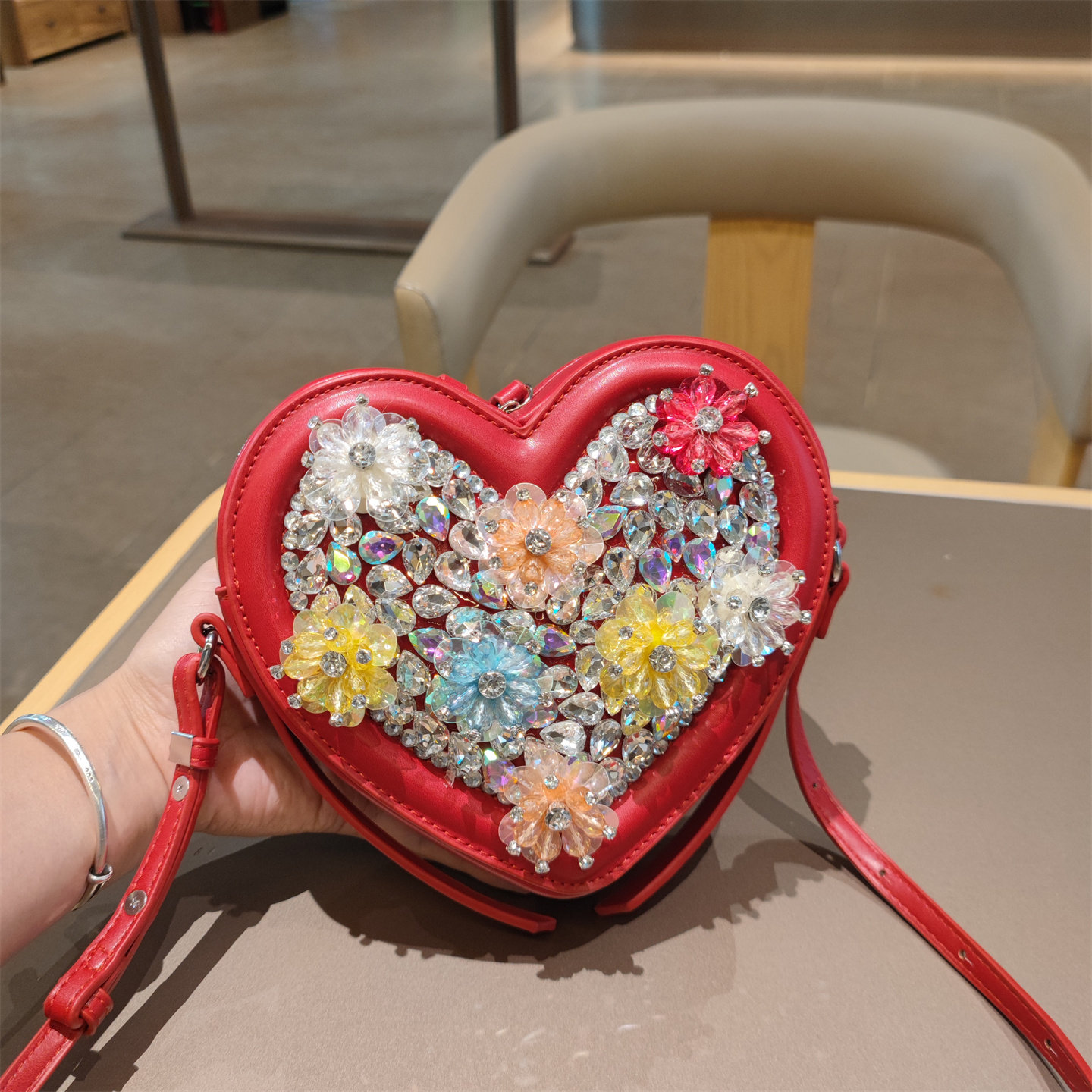小清新甜美立体爱心镶钻花朵女包