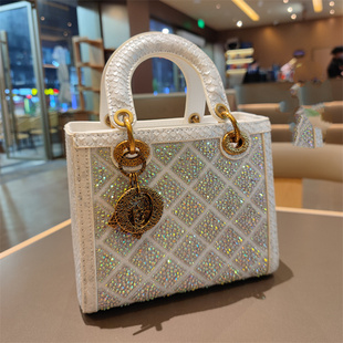 真皮手提女包潮新款高级感大牌戴妃包时尚百搭单肩菱格镶钻斜挎包