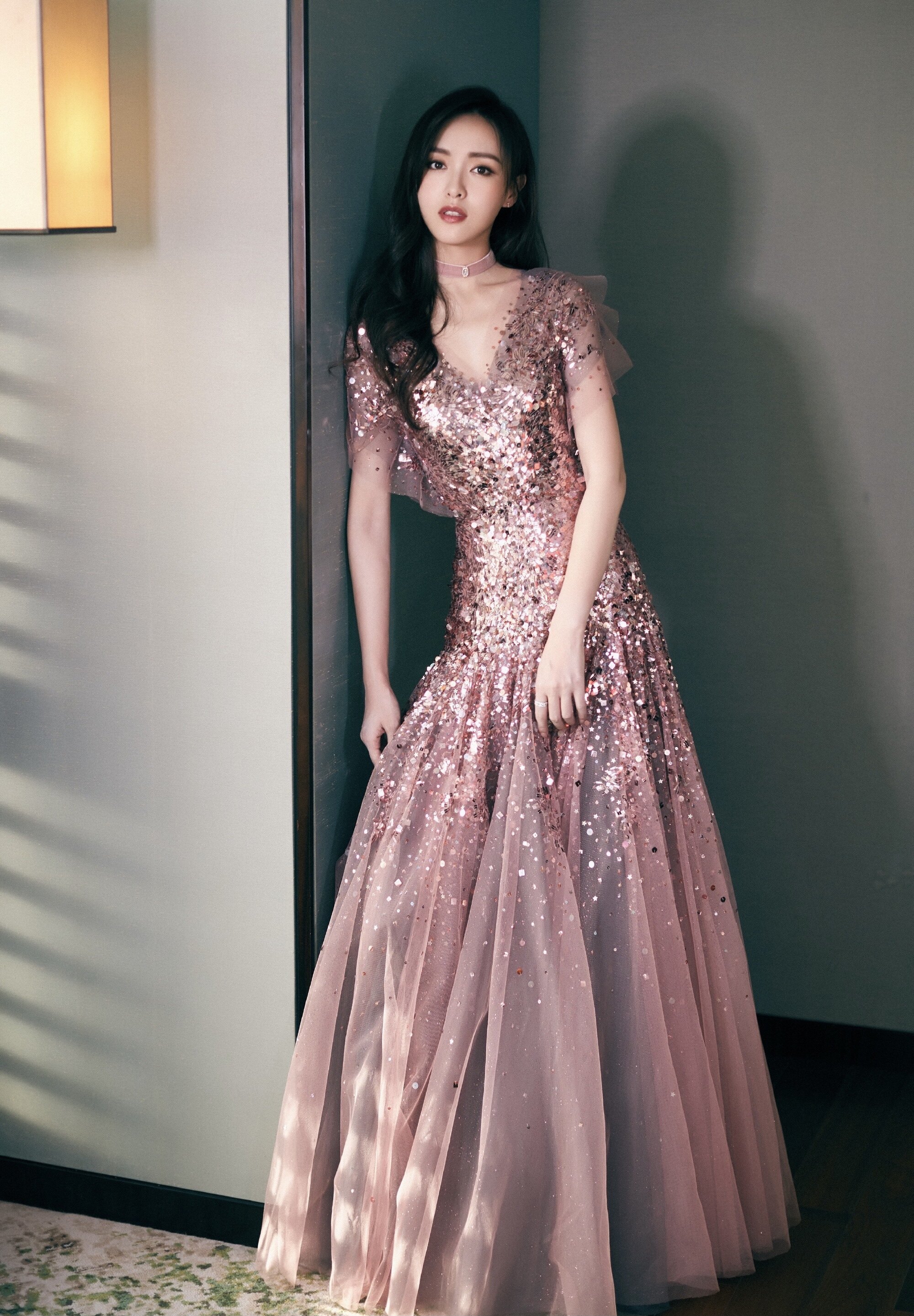 唐嫣紫粉色v领亮片新娘结婚敬酒服年会红毯生日订婚回门宴晚礼服