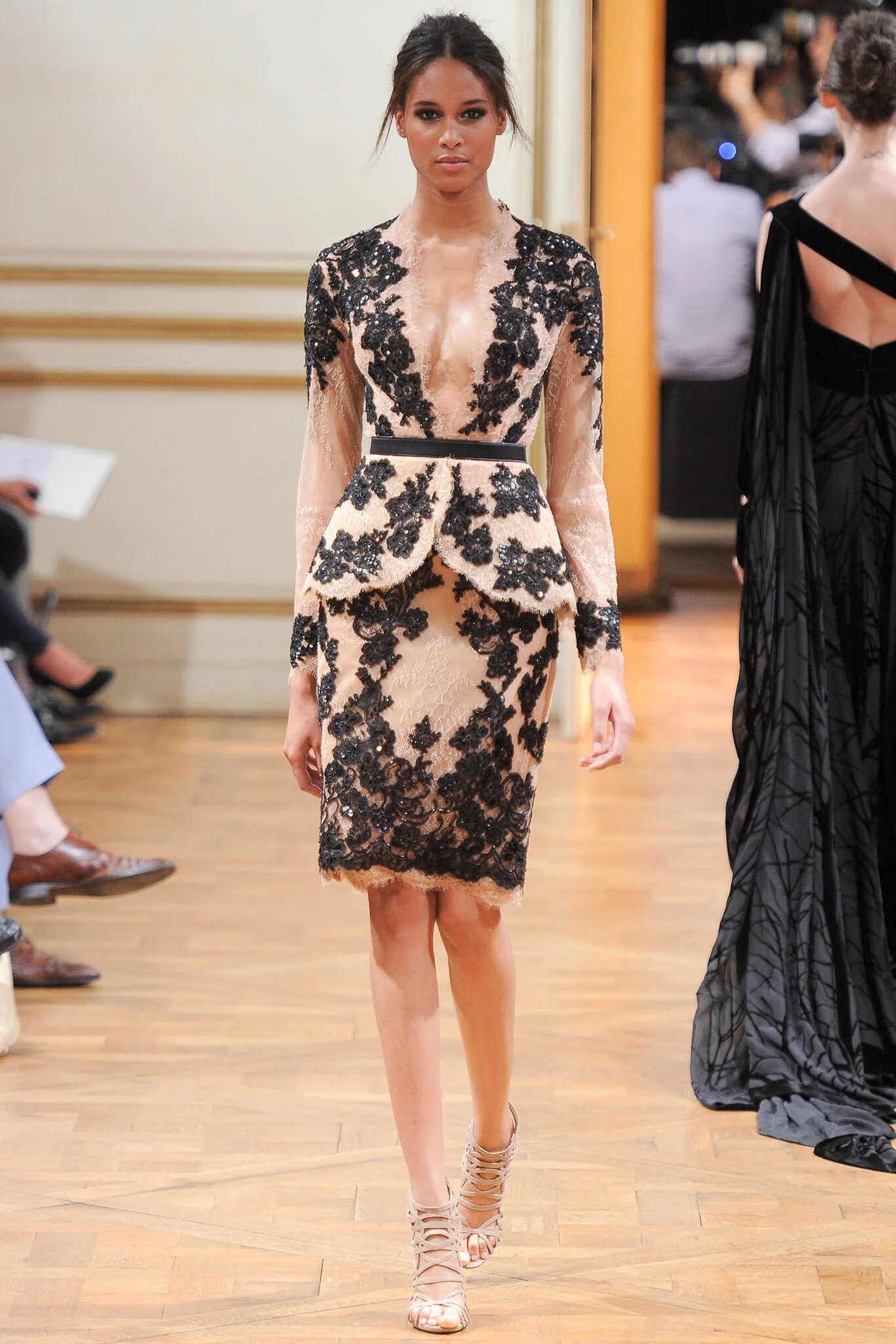 zuhair murad 香槟色长袖V领黑色蕾丝膝盖短款优雅晚礼服妈妈装