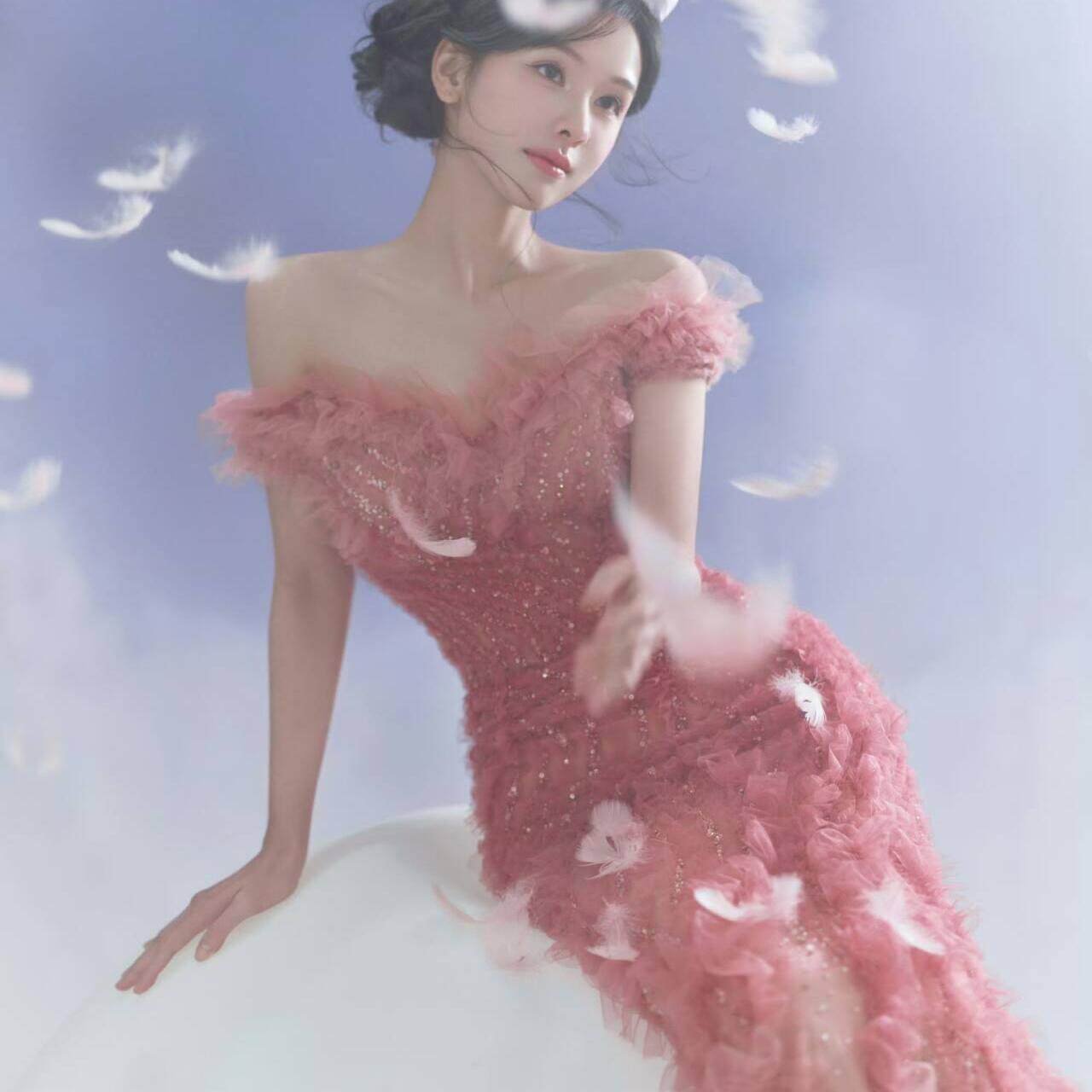 marchesa 陈都灵粉蔷薇渐变色一字肩鱼尾修身性感生日新娘敬酒服