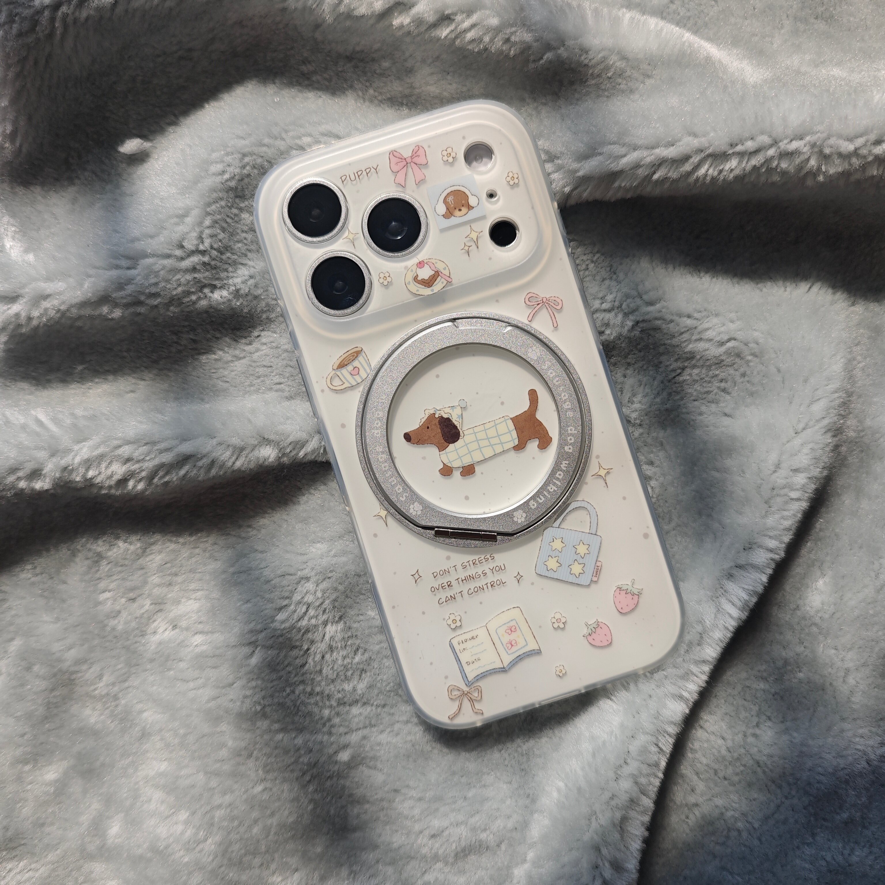 IMD卡通可爱白色泼墨腊肠狗360支点手机壳适用iPhone17promax个性防摔苹果16磨砂15pro趣味创意折叠旋转支架