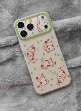 IMD卡通可爱春日白底绿色花朵玩耍小猫咪手机壳适用iphone17promax个性防摔苹果16磨砂15趣味创意14少女心13