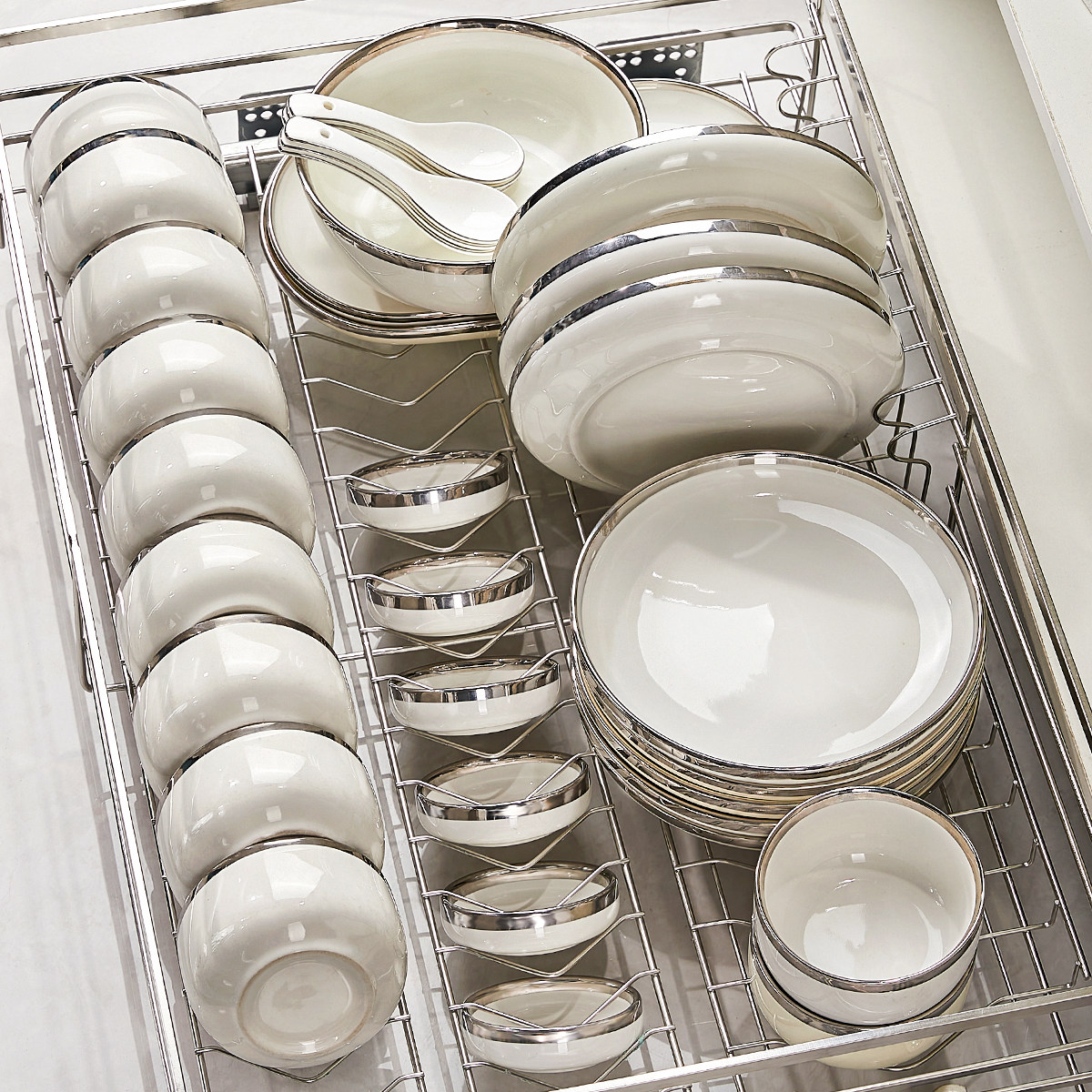 轻奢风碗碟套装家用2023新款碗盘餐具高级感盘子碗筷乔迁陶瓷碗具