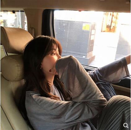 Net red super fire T-shirt women's summer thin ice silk sunscreen shirt loose Pullover long sleeve knitted base coat