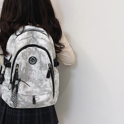 百搭潮流大容量校园双肩包