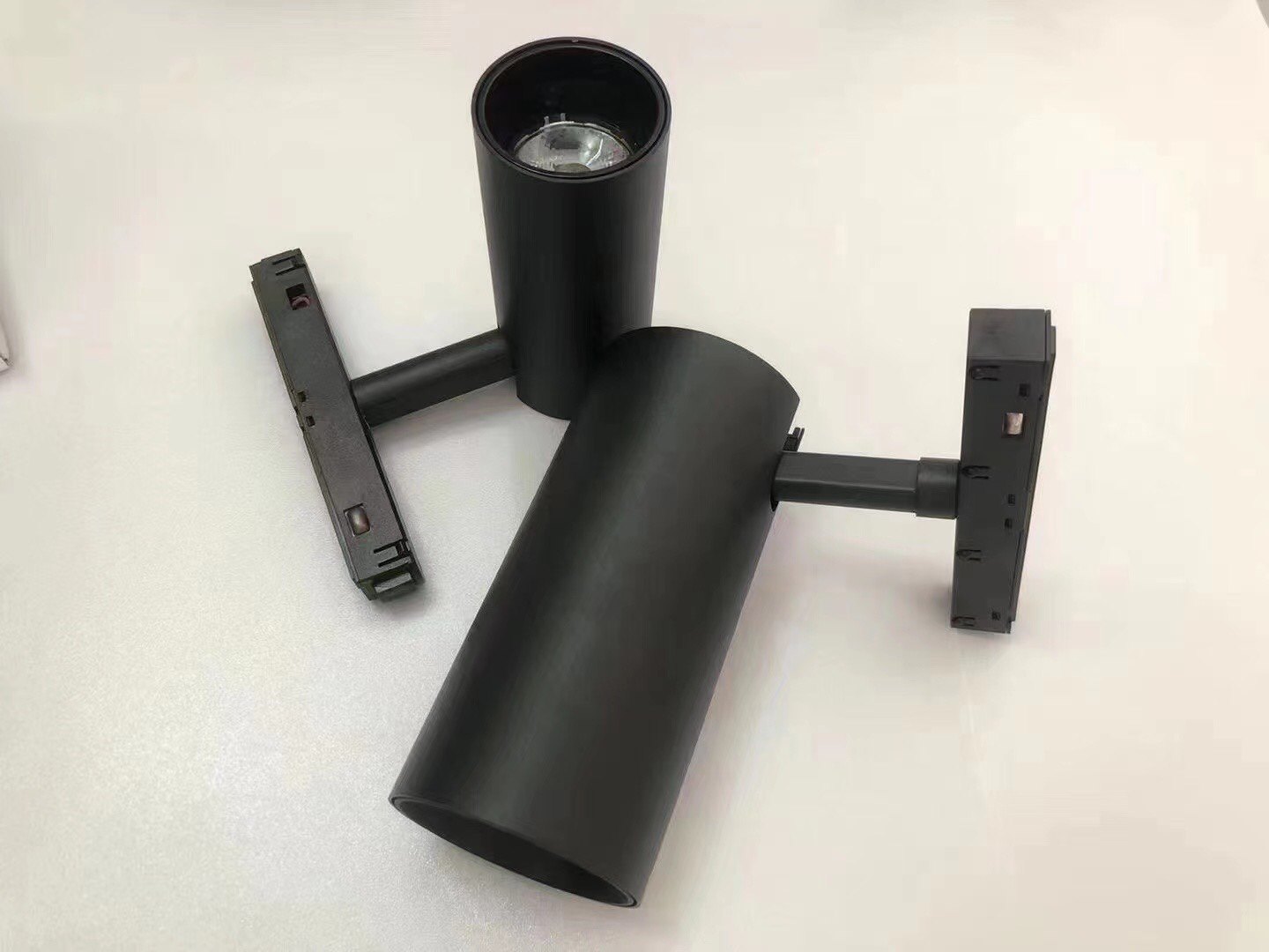 欧司朗磁吸轨道灯射灯嵌入式明装家用客厅卧室过道无主灯商业照明